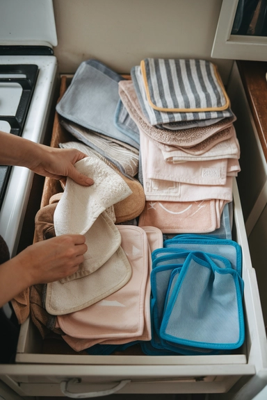 22 Things To Throw Away For Easy Decluttering 23 Outdated or Excess Kitchen Linens